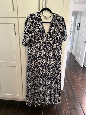 Boden Navy and White Fit and Flare Dress (20)